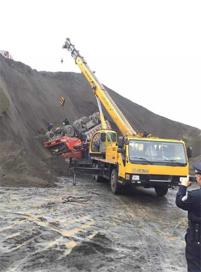 奇台上犹道路救援